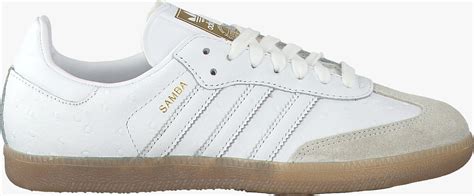 witte adidas sneakers met parelmoer strepen
